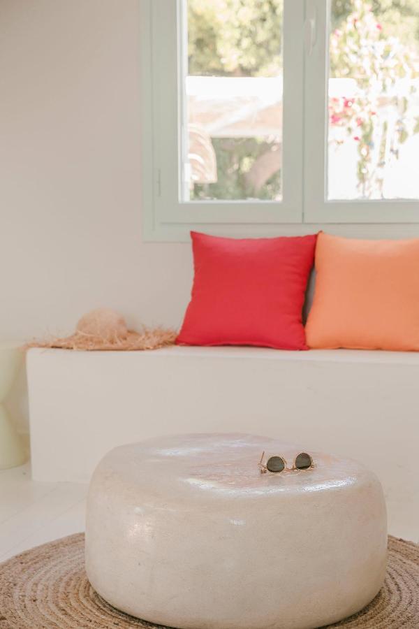Bohemian Nest - Cheerful 2-Bedroom Villa With Pool Dhavgáta Exterior photo