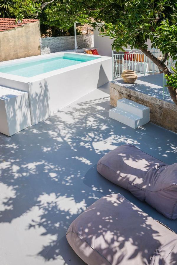 Bohemian Nest - Cheerful 2-Bedroom Villa With Pool Dhavgáta Exterior photo