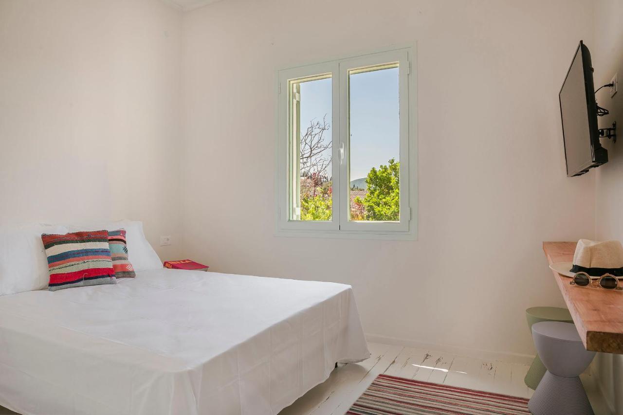 Bohemian Nest - Cheerful 2-Bedroom Villa With Pool Dhavgáta Exterior photo