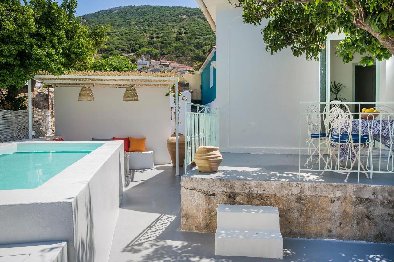 Bohemian Nest - Cheerful 2-Bedroom Villa With Pool Dhavgáta Exterior photo